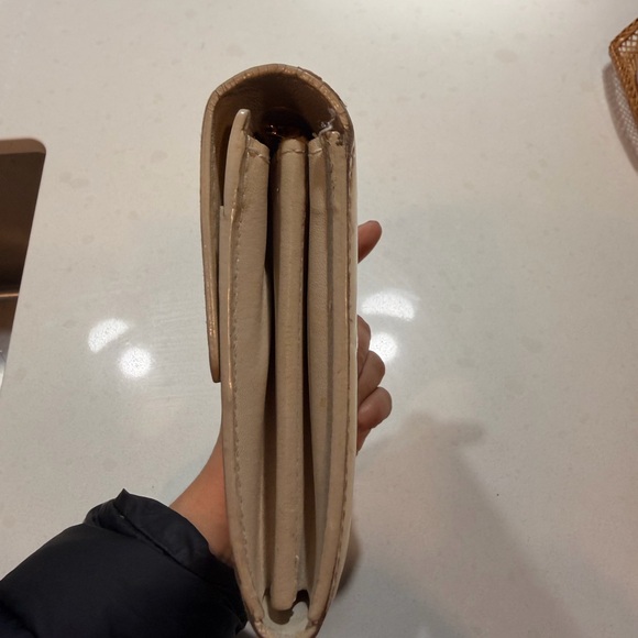 Louis Vuitton Sarah Wallet Monogram Vernis Pearl Ivory Patent - Picture 10 of 13